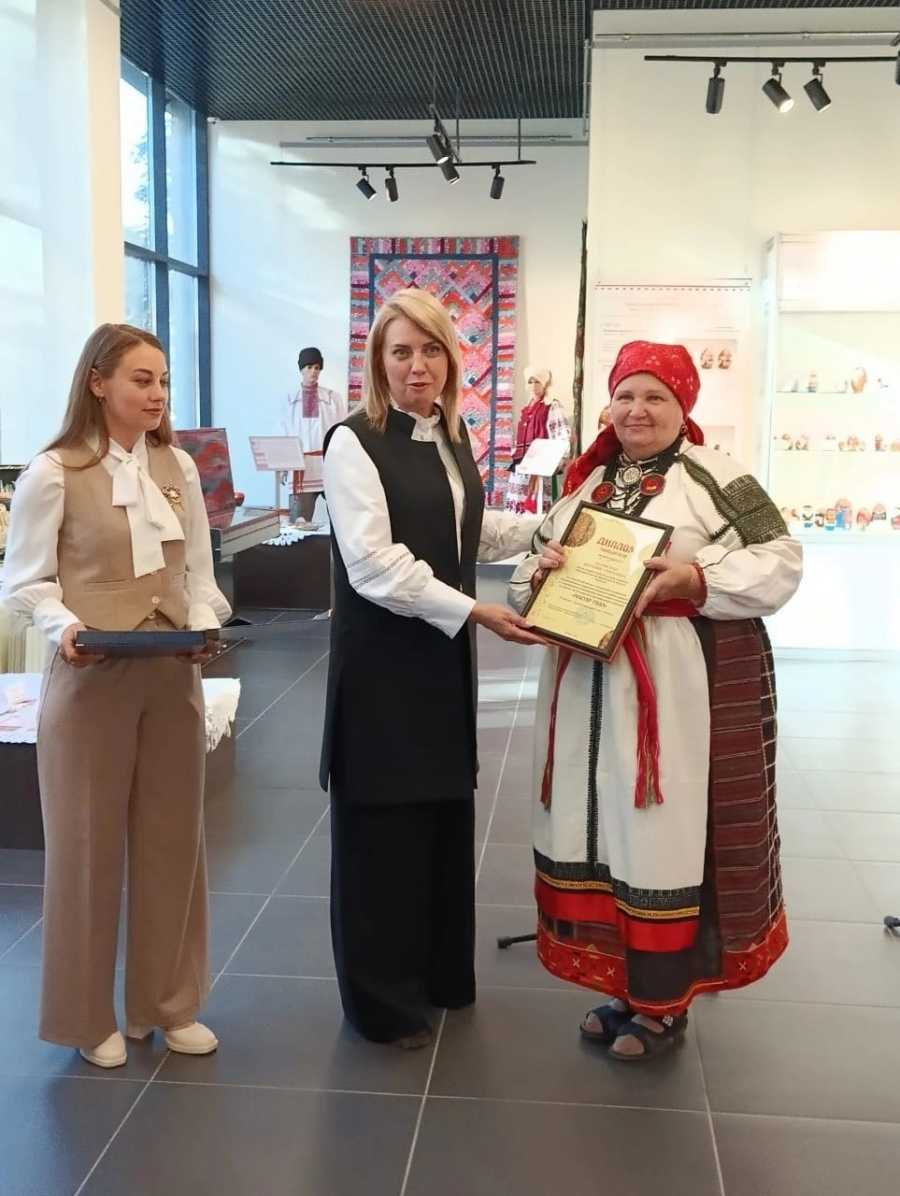Мир стоит на Мастерах ЦКС Мир стоит на Мастерах ЦКС